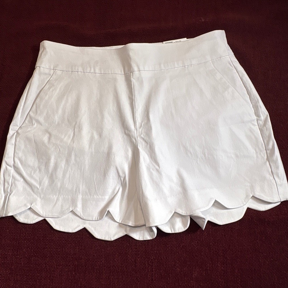 Crown & Ivy White Scalloped Hem Shorts Petite 12P NWT CH829927L